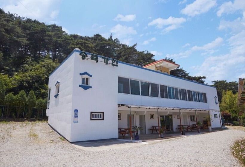 Taean Songjuk Gaheon Pension