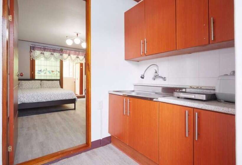 Taean Songjuk Gaheon Pension