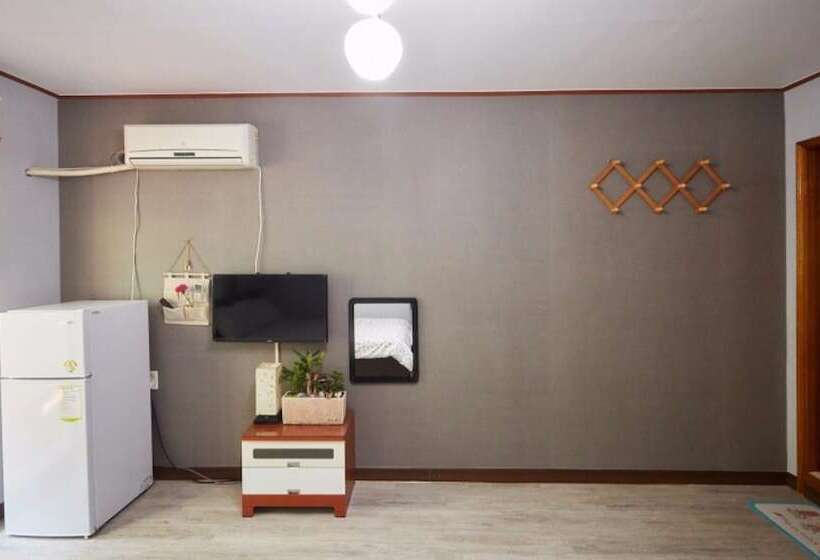 Taean Songjuk Gaheon Pension