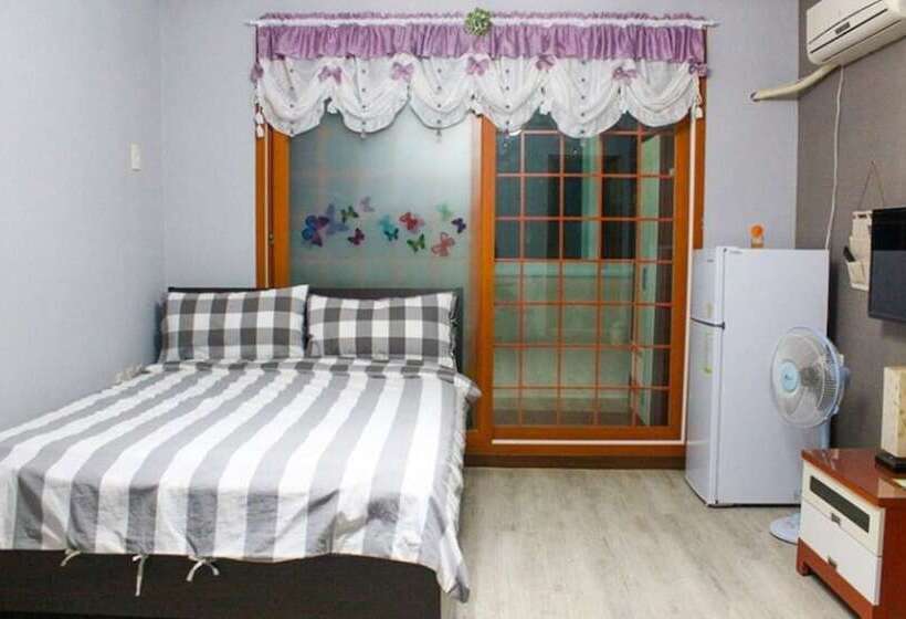 Taean Songjuk Gaheon Pension