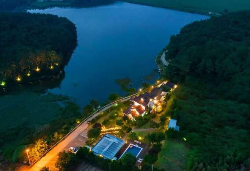 Taean The Nature And Lake Pension