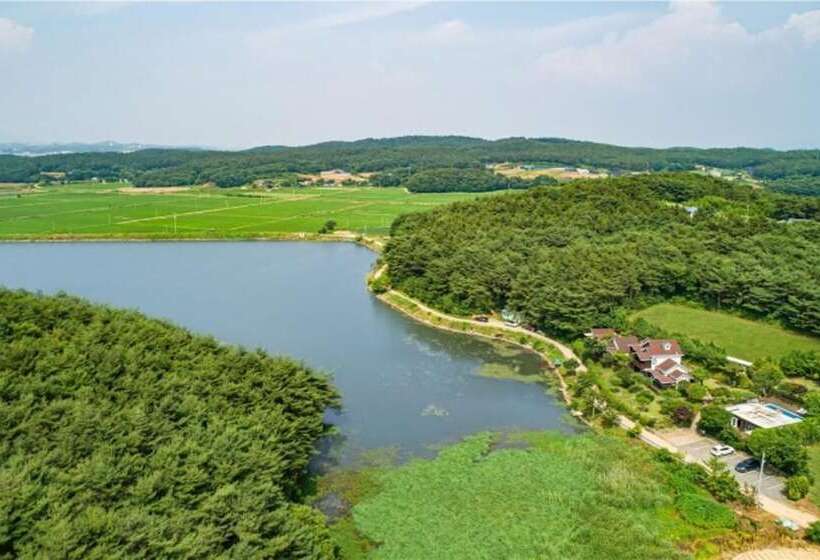 Taean The Nature And Lake Pension