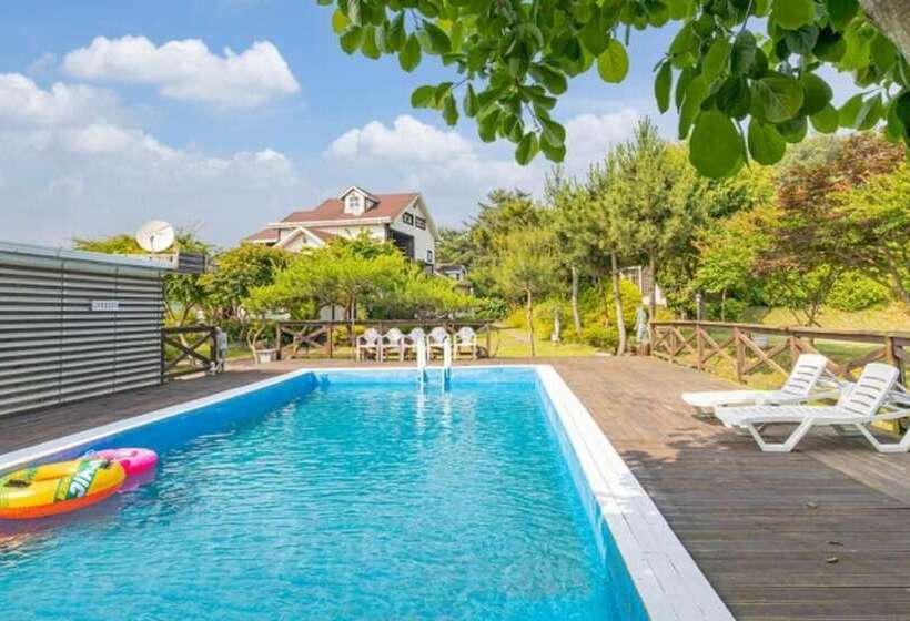 Taean The Nature And Lake Pension