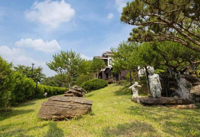 Taean The Nature And Lake Pension