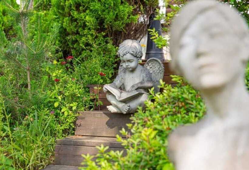 Taean The Nature And Lake Pension