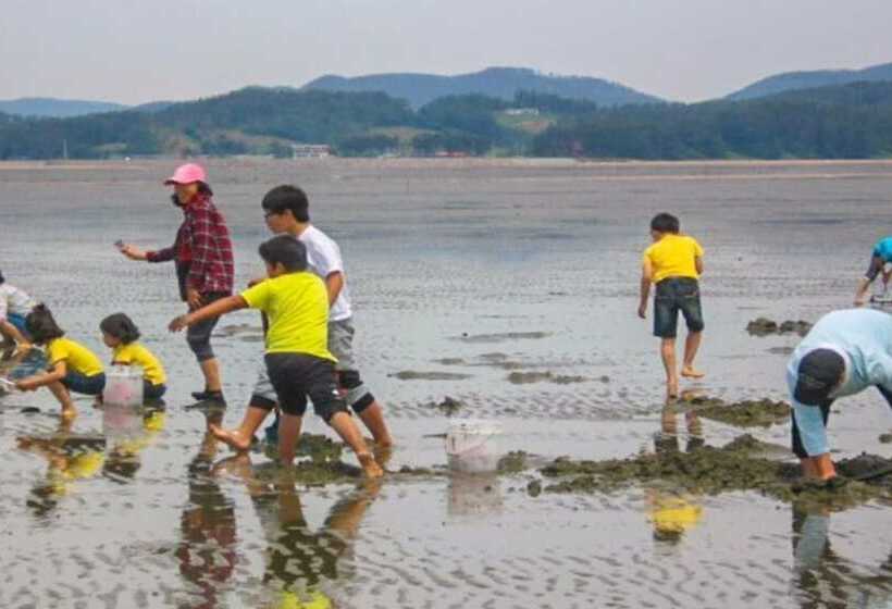 Taean Yetjip Hwangtobang Pension