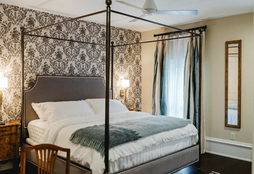 The Lilley Mansion Bed & Breakfast