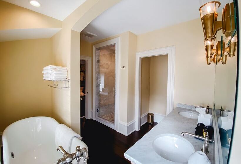 The Lilley Mansion Bed & Breakfast