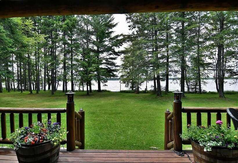 Two Bear Lodge On Lost Land Lake