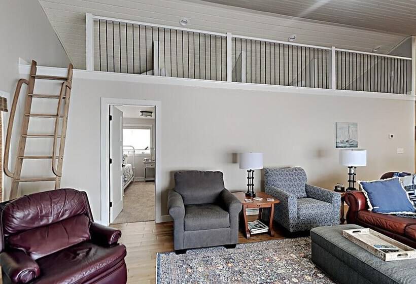 Waters Edge Green Lake