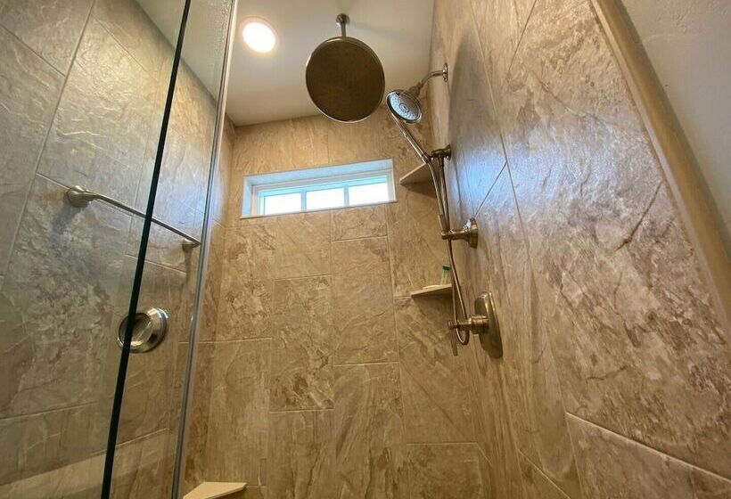 Waters Edge Green Lake