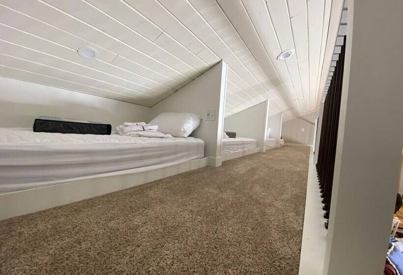 Waters Edge Green Lake