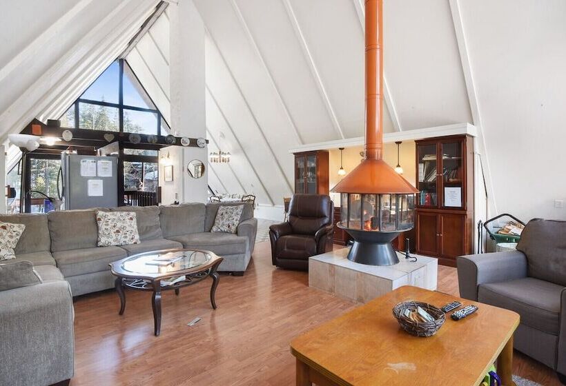 Woodside Hideout Hop Away From Activities