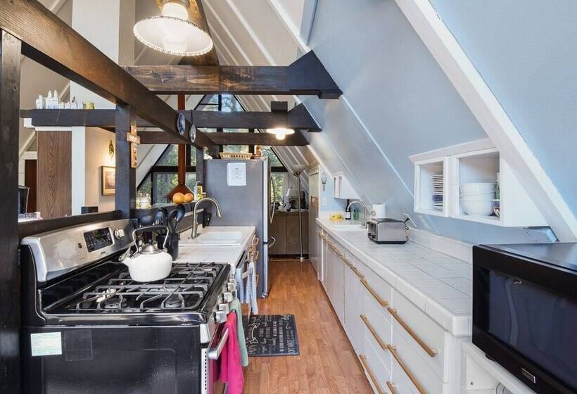 Woodside Hideout Hop Away From Activities