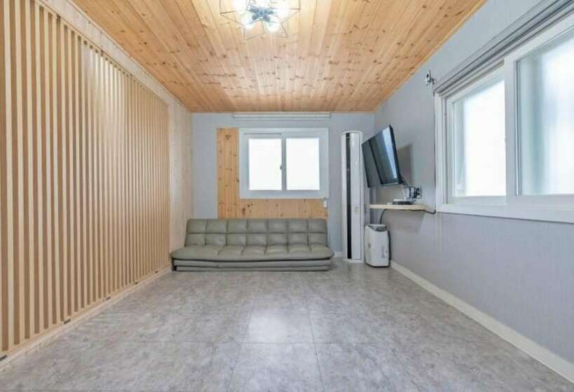 Yangyang Vintage House Pension