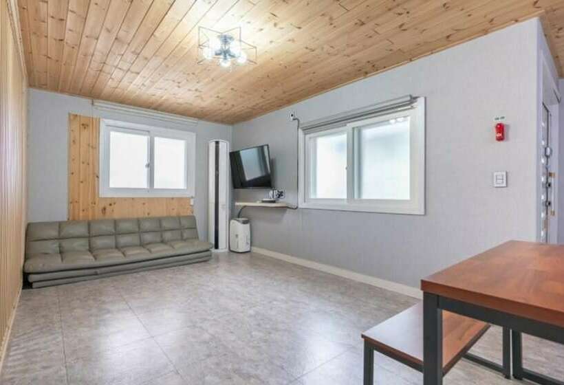 Yangyang Vintage House Pension