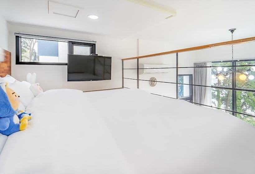 Yeosu Sea&blue Family Pension