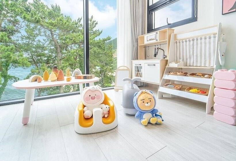 Yeosu Sea&blue Family Pension