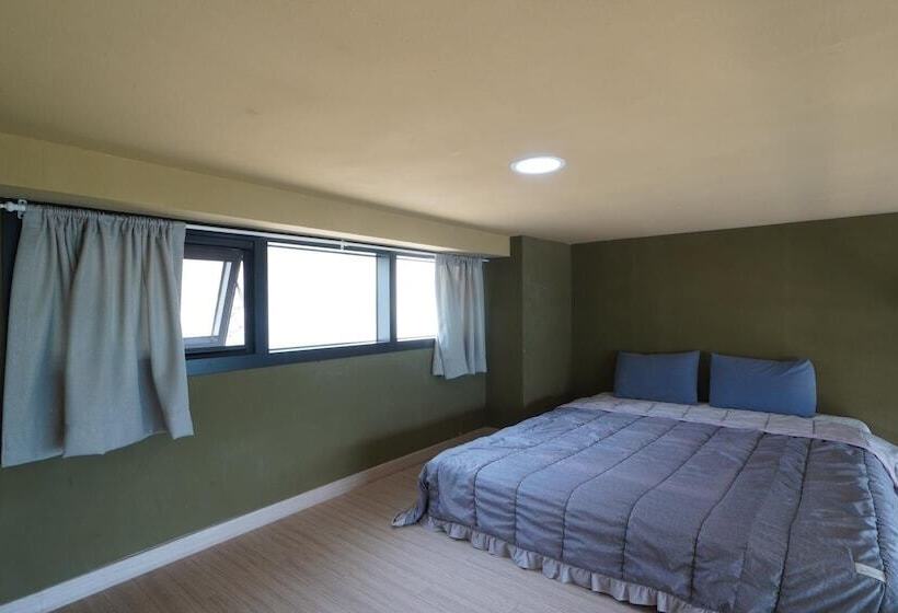 Yeosu Sea&blue Family Pension