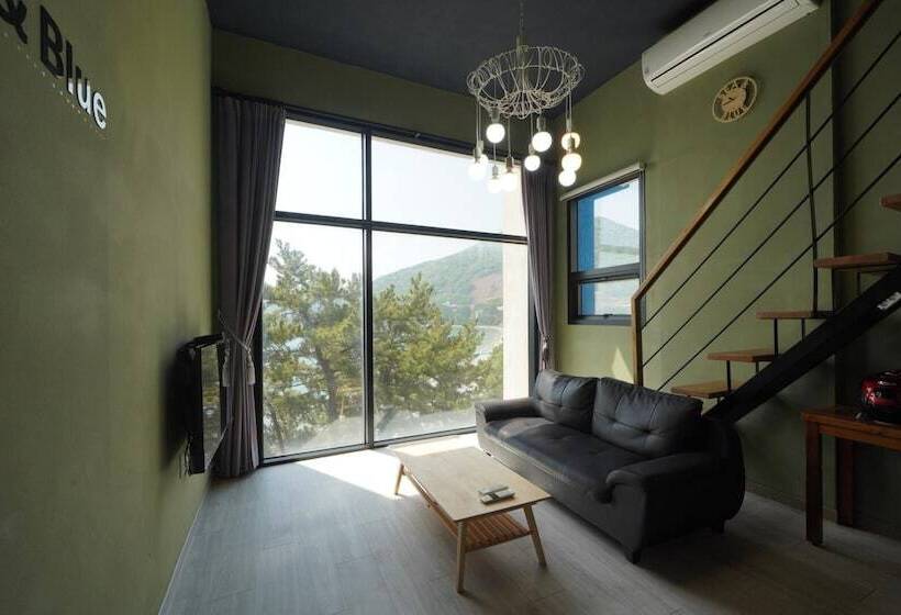 Yeosu Sea&blue Family Pension