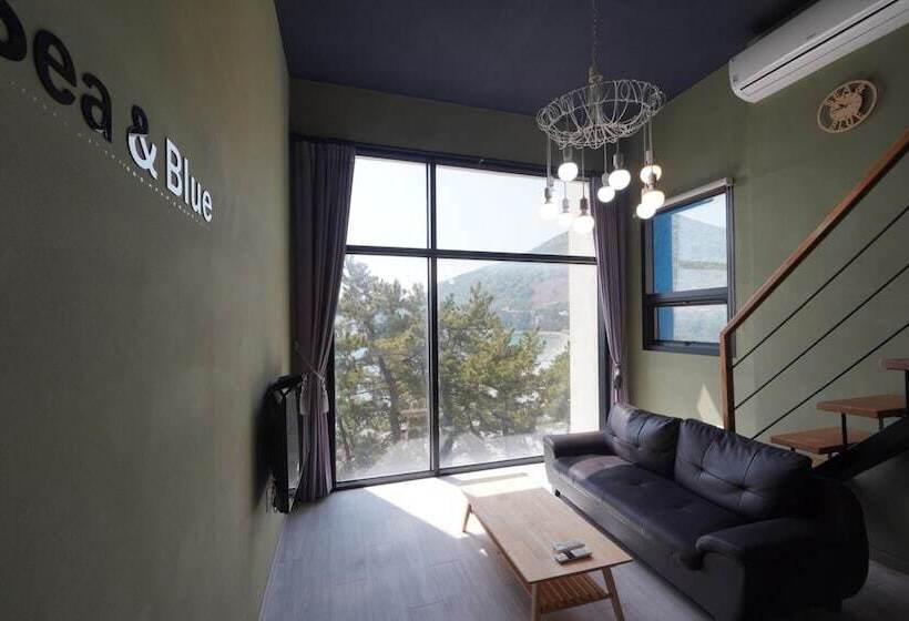 Yeosu Sea&blue Family Pension