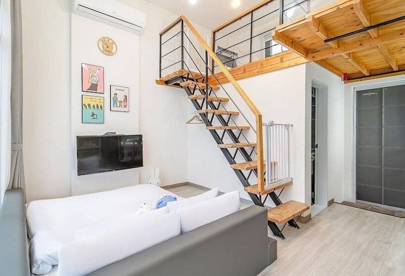 Yeosu Sea&blue Family Pension