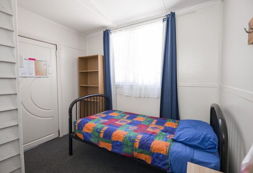 Dolphin Retreat Bunbury   Hostel