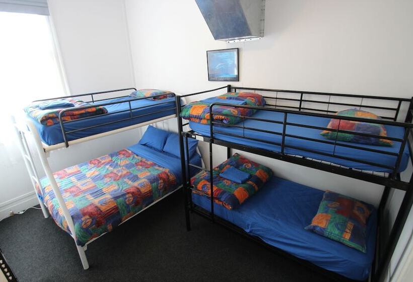 Dolphin Retreat Bunbury   Hostel