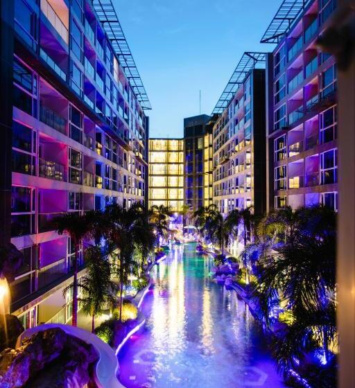 Azure Hotel Pattaya