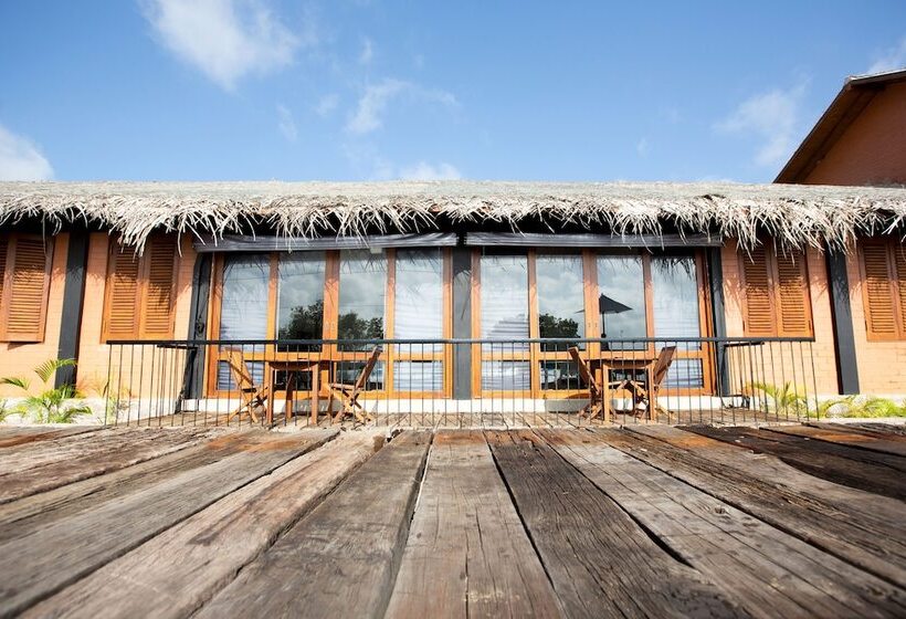 בית מלון כפרי Aarya Lagoon