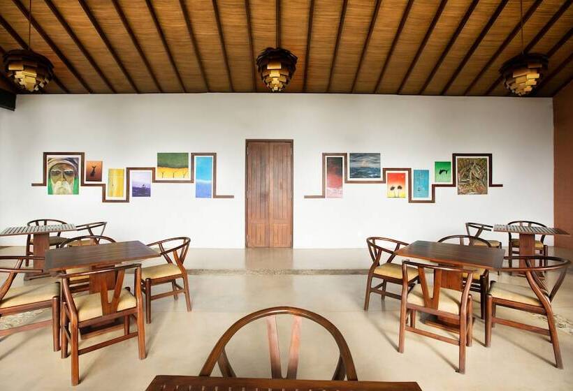 בית מלון כפרי Aarya Lagoon