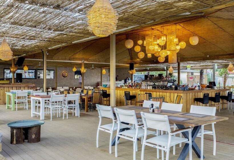 فندق Alaçatı Beach Resort