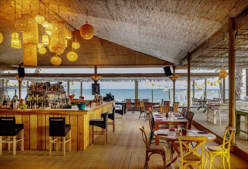 هتل Alaçatı Beach Resort