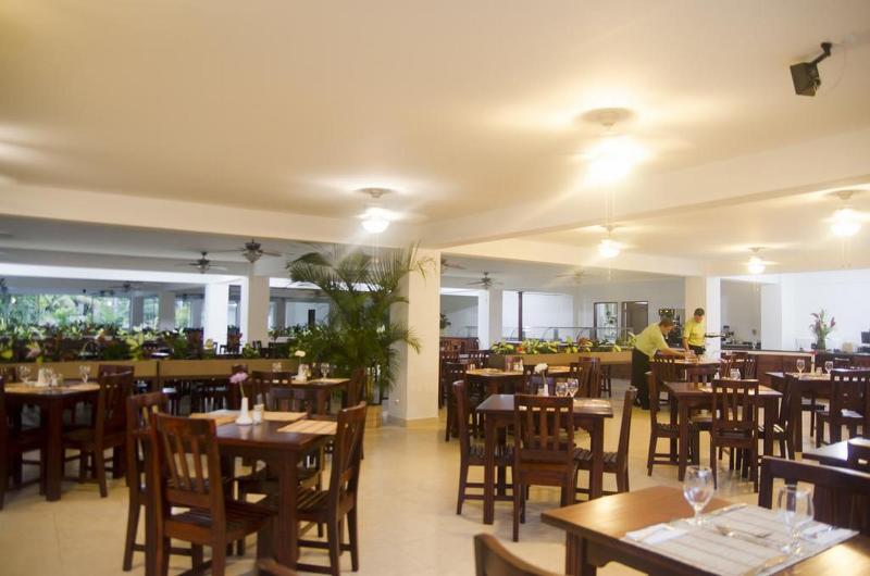 호텔 Arenas En Punta Leona