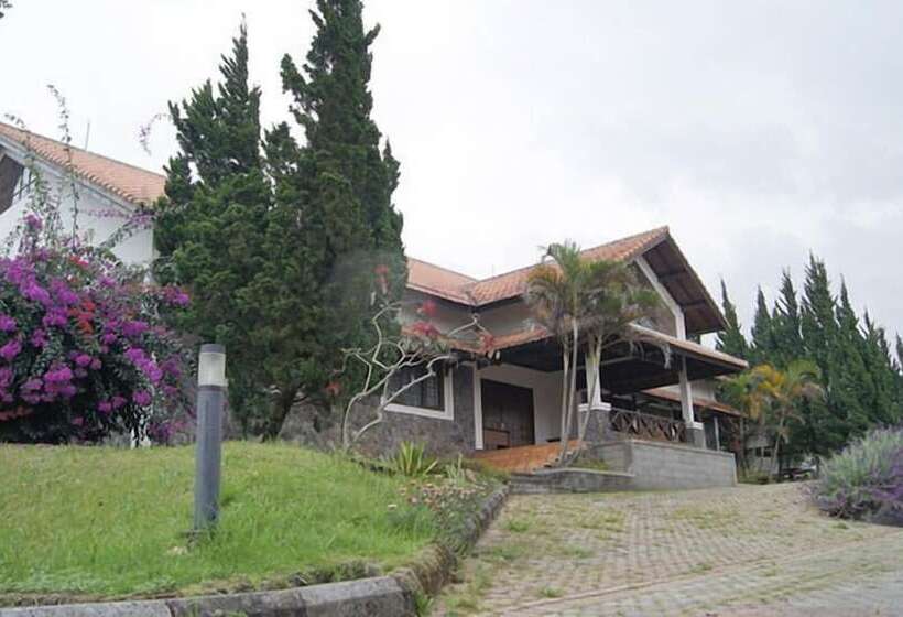 호텔 Berlian Resort