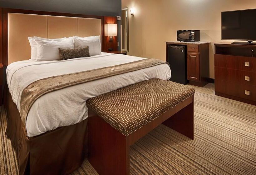 فندق Best Western Plus Boardman Inn & Suites