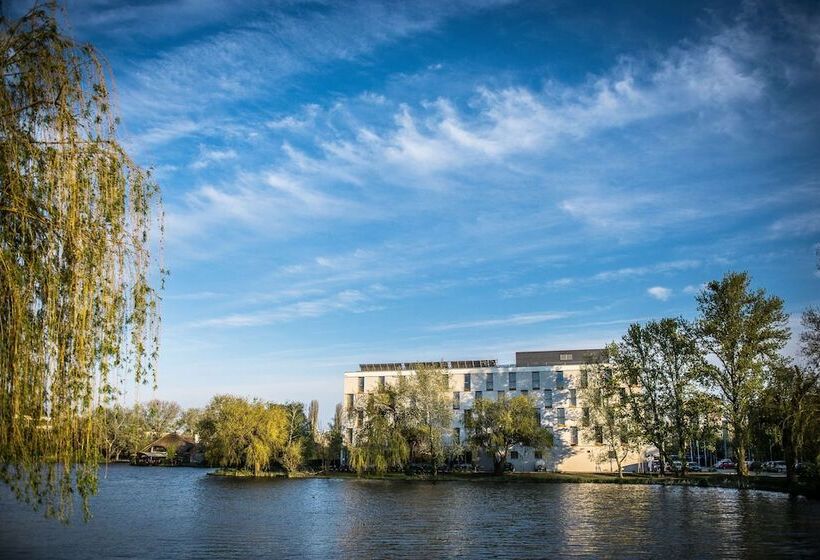 هتل Best Western Plus Lakeside