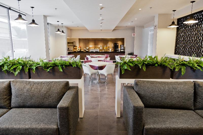 فندق City Express Suites Puebla Finsa