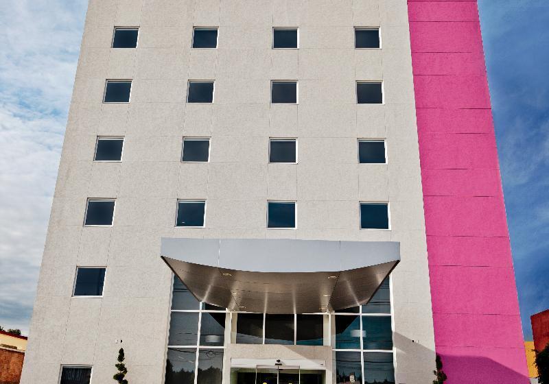 فندق City Express Suites Puebla Finsa