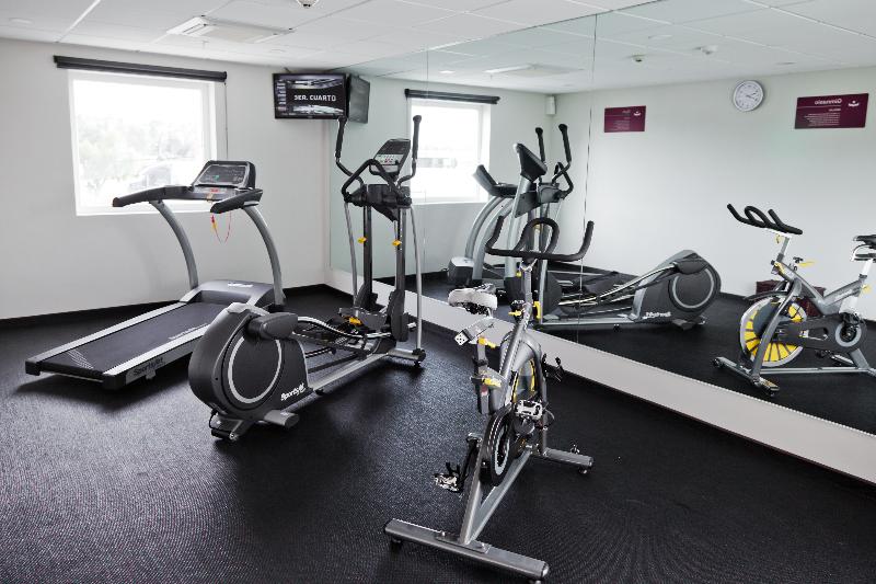 فندق City Express Suites Puebla Finsa