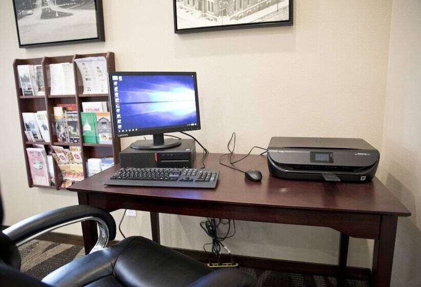 فندق Cobblestone Inn & Suites   Denison | Oak Ridge