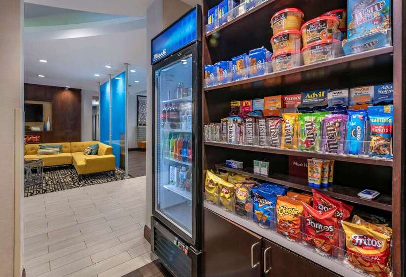 هتل Comfort Suites Fort Lauderdale Airport South & Cruise Port