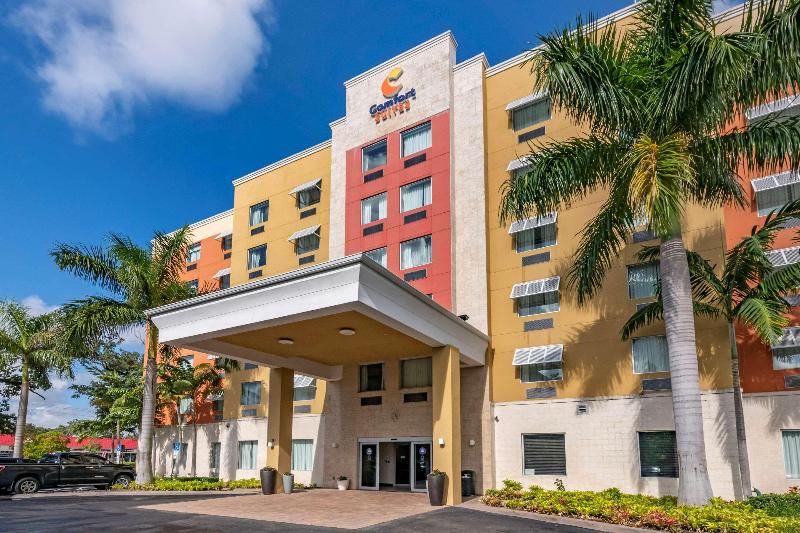 호텔 Comfort Suites Fort Lauderdale Airport South & Cruise Port