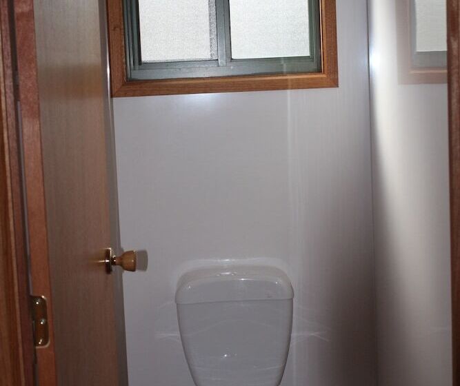 בית מלון כפרי Eden Gateway Holiday Park