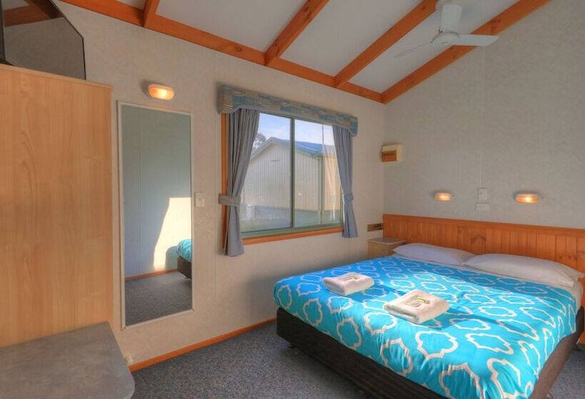 בית מלון כפרי Eden Gateway Holiday Park