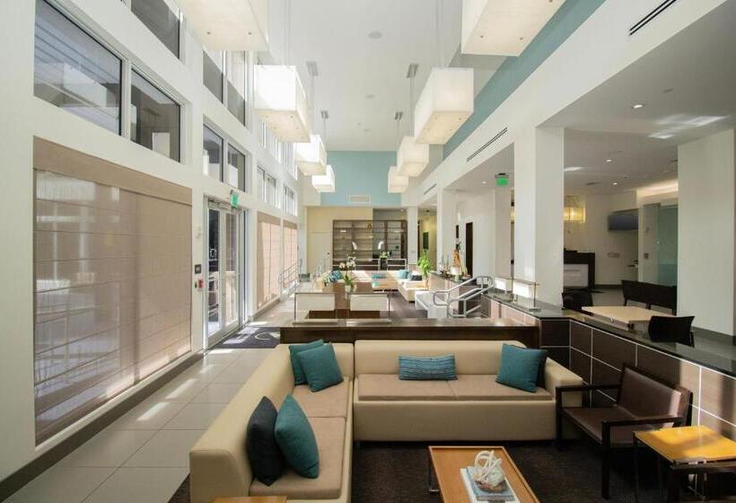 فندق Element Miami Doral