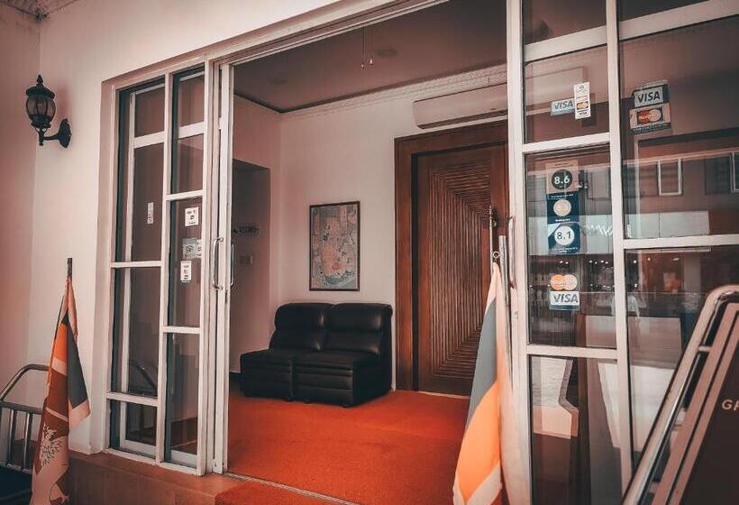 호텔 Elephant Park   New Deal! Half Off Airport Pickups Available