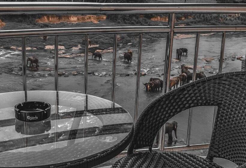 호텔 Elephant Park   New Deal! Half Off Airport Pickups Available