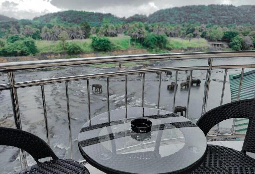 호텔 Elephant Park   New Deal! Half Off Airport Pickups Available