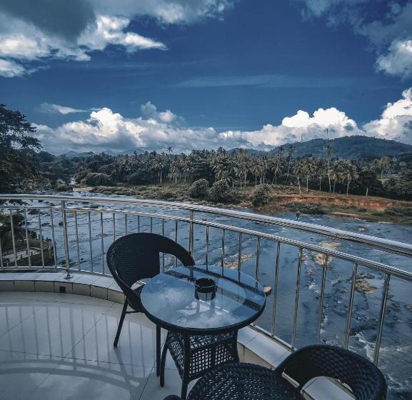 호텔 Elephant Park   New Deal! Half Off Airport Pickups Available